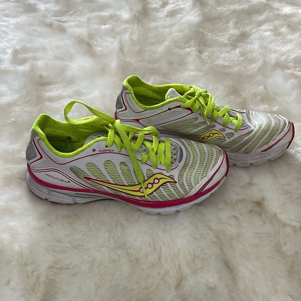 Saucony kinvara 3 women’s tennis running workout shoes sneakers size 7.5